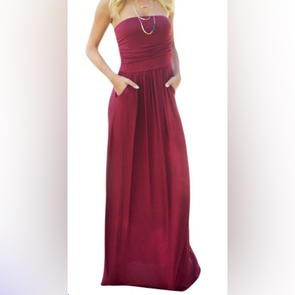 New wt tags Elegant Burgundy strapless Maxi dress . Size S